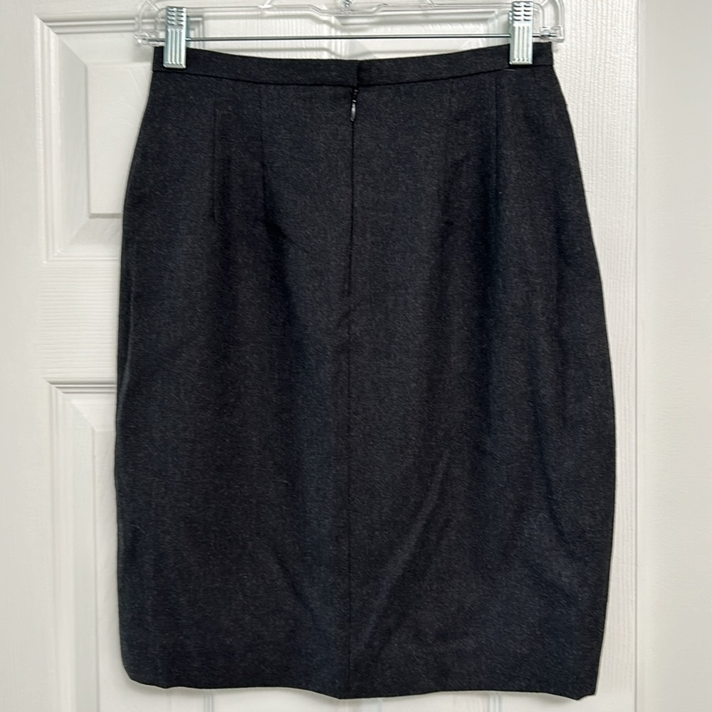 Trends collection wool skirt - Picture 3 of 4